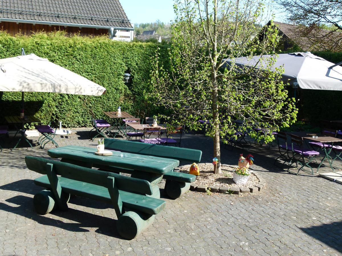 Landgasthof & Hotel "Merje" Kreuztal Bagian luar foto